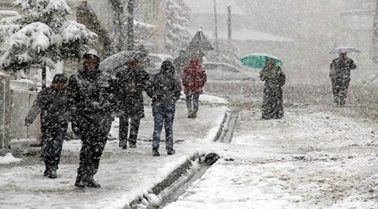 1747 köy yolu kapandı, uçak seferleri iptal!