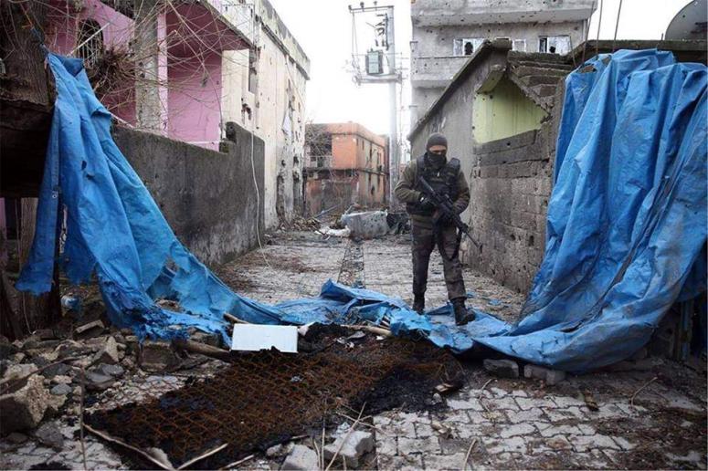Sur'da 'sivil halk tamamen boşaltılacak'