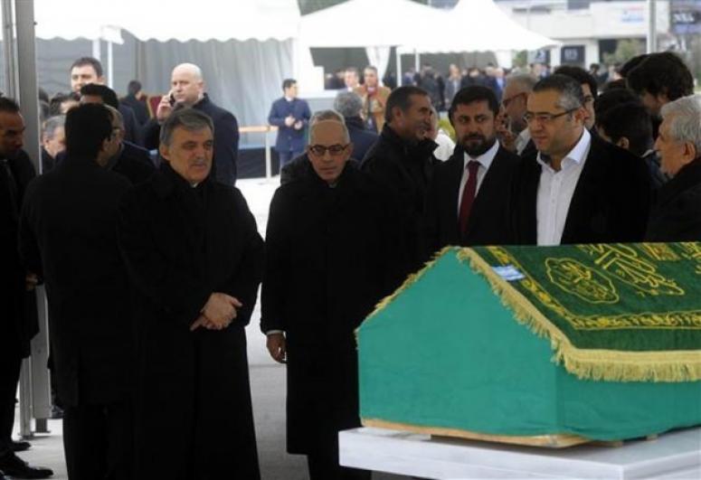 Gül'ün kayınpederi toprağa verildi