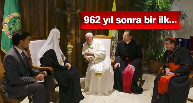 Hristiyan dünyasının iki lideri Küba'da buluştu