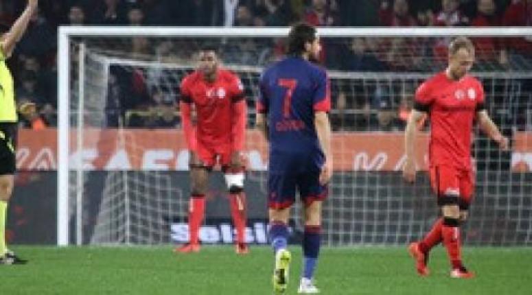 Semih Kaya'nın kariyerinde bir ilk!