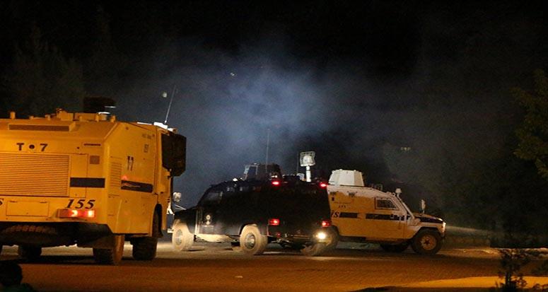 Polis aracına roketli saldırı