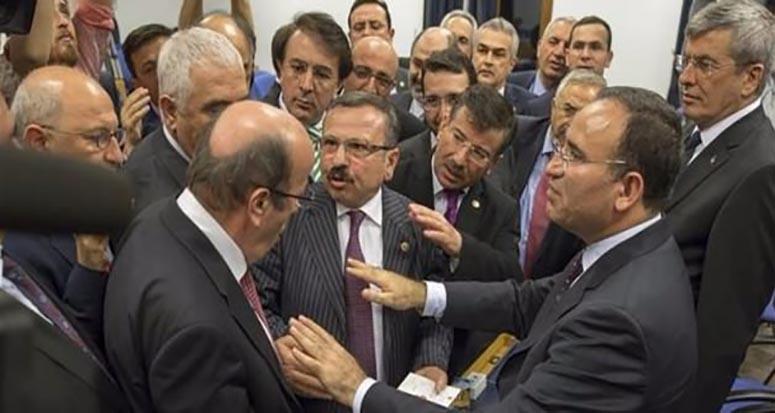 CHP'de 'o elini indir' tartışması