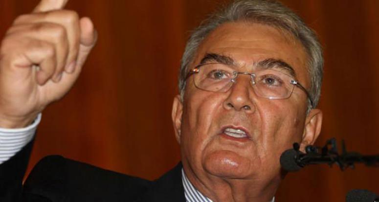 CHP'de Deniz Baykal'ın ihracı istendi