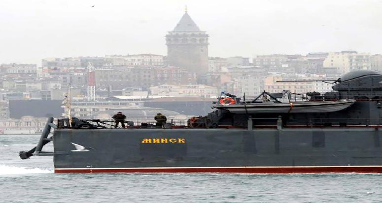 Rus gemisinden 'Kışkırtan Şov!'