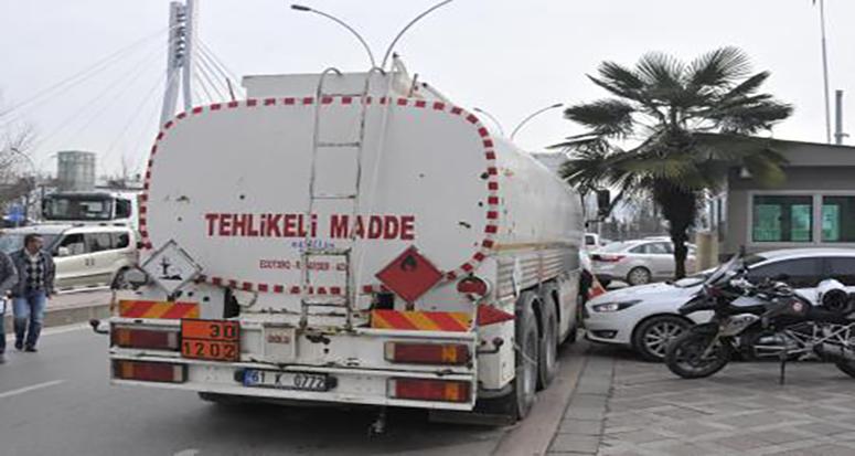Tünel kazıp akaryakıt çaldılar!