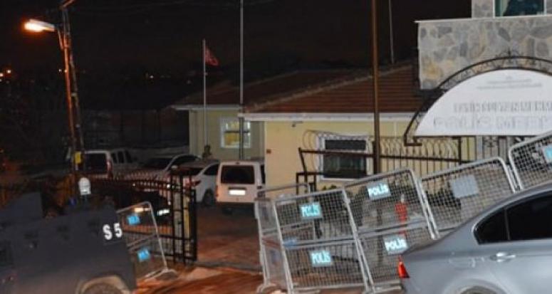 İstanbul hareketli dakikalar! Vatan hainleri karakola el bombası attı