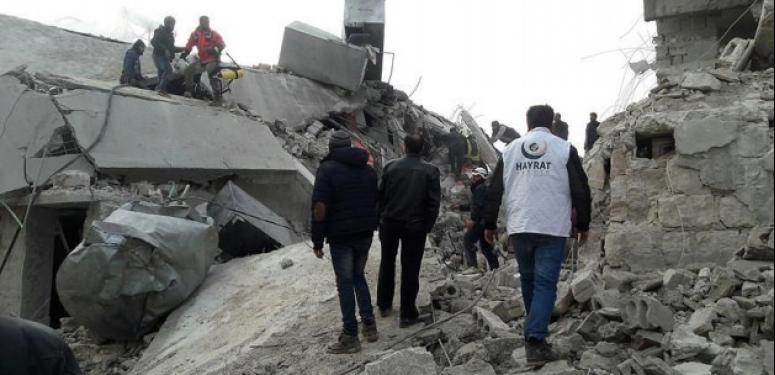 Rus uçakları İdlib'e sivilleri bombaladı: 50 ölü