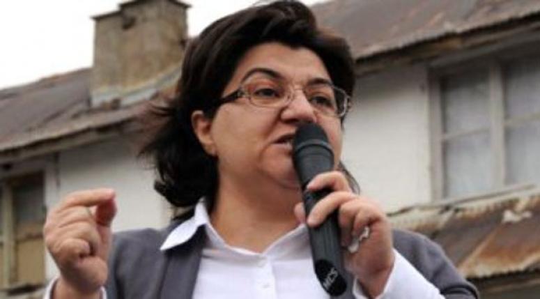 Emine Ayna siyasetten çekildi!
