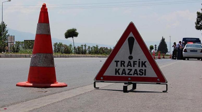 Cenaze dönüşü kaza yaptılar: 4 ölü