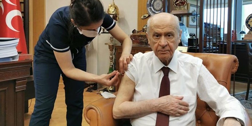 MHP lideri Bahçeli korona virüs aşısı oldu!