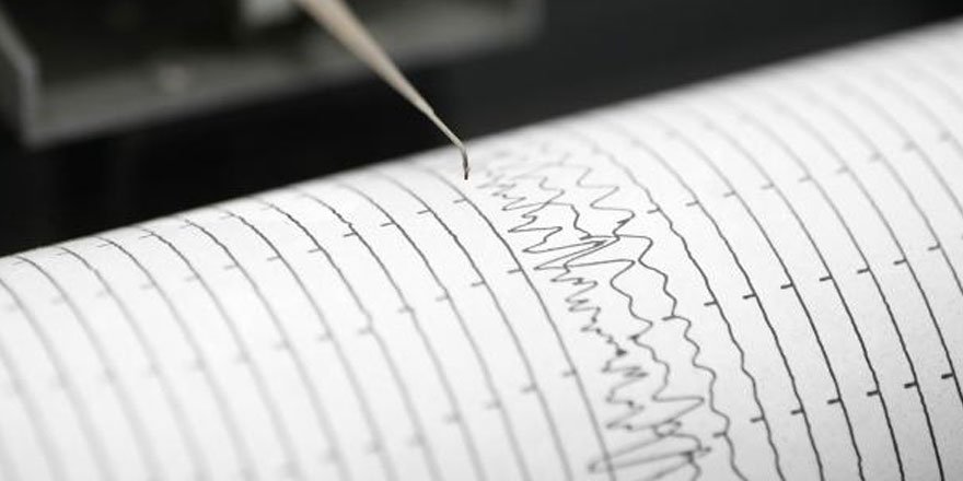 Endonezya'da 7,1 büyüklüğünde deprem