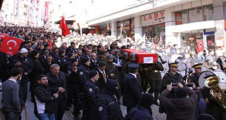 Sur'da şehit olan kardeşine teşekkürlü veda