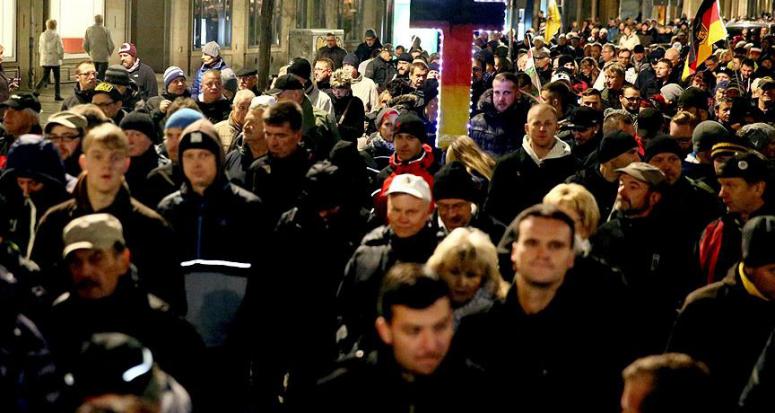 İslam düşmanı PEGIDA hareketi Avrupa yürüyüşüne hazırlanıyor