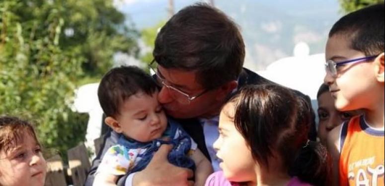 Davutoğlu'na 'Çelik yelek giydiniz mi?' sorusu