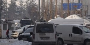 Yüksekova'da askeri araca saldırı!