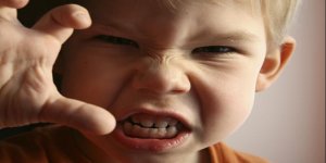 Çocuklar neden öfke nöbeti geçirir?