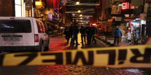 Beyoğlu'nda iki grup arasında çatışma: 3 yaralı!