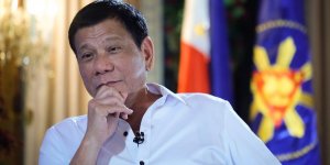 Filipinler Devlet Başkanı Duterte terörizmle mücadele tasarısını onayladı
