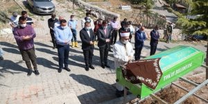 Tokat'ta vefat eden kimsesiz kadının cenaze namazını protokol kıldı!