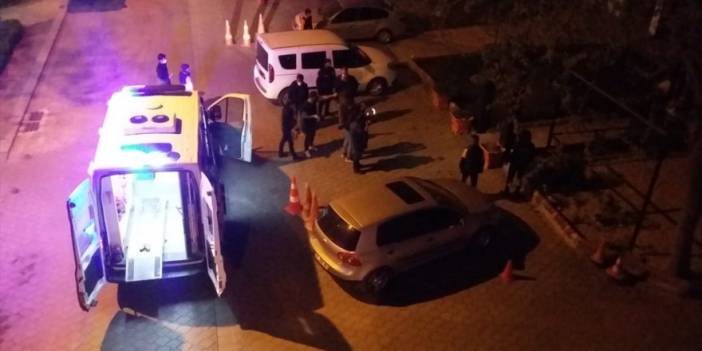 Denizli'de dernek binasına yapılan kumar baskını sırasında balkondan atlayan kadın yaralandı