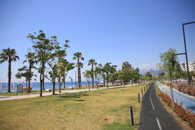 Güvenlik güçleri tatil bölgelerinde göz açtırmadı! Ünlü plajlar boş kaldı