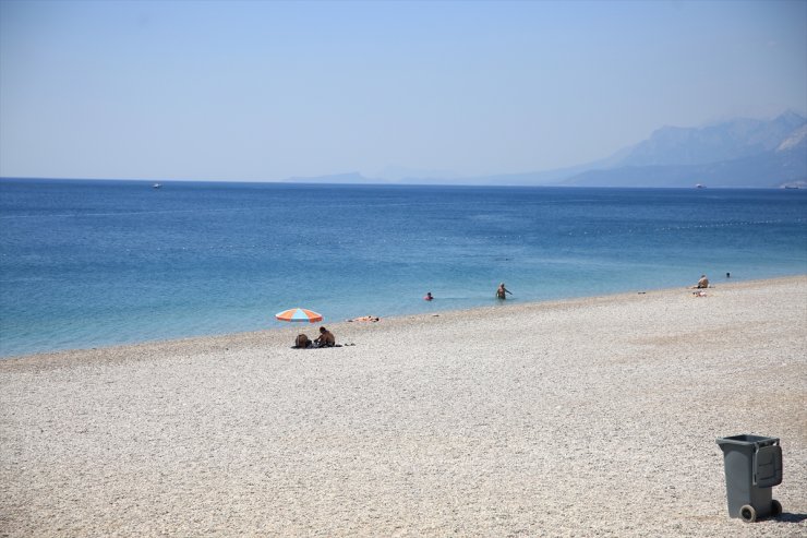 Güvenlik güçleri tatil bölgelerinde göz açtırmadı! Ünlü plajlar boş kaldı