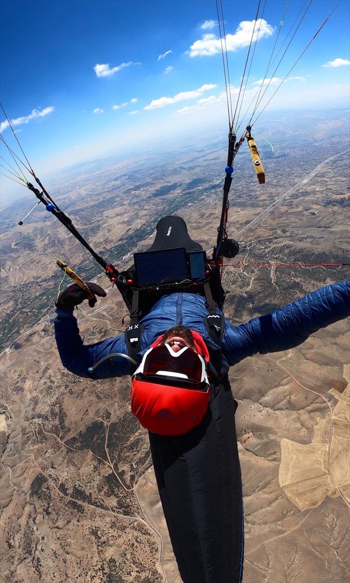 8 Saat 15 Dakika Havada Kalarak Çorum'dan Konya'ya Yamaç Paraşütü İle Uçtu