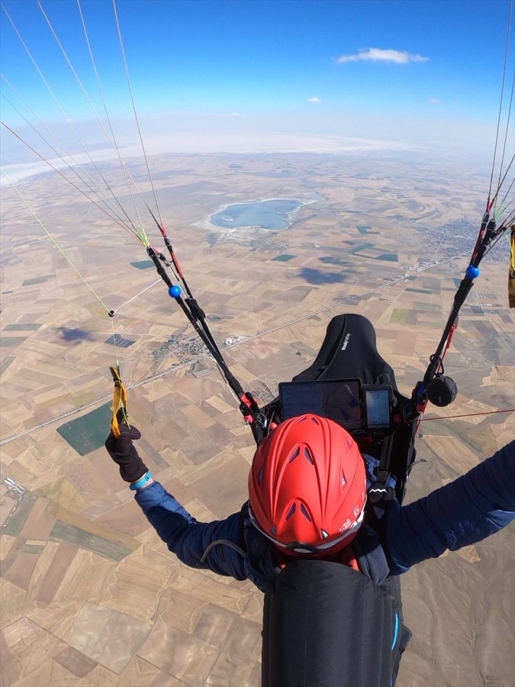 8 Saat 15 Dakika Havada Kalarak Çorum'dan Konya'ya Yamaç Paraşütü İle Uçtu