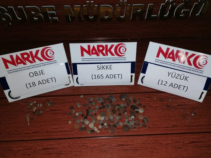 Sivas'ta tarihi eserlerimize göz dikenler paketlendi! 195 parça tarihi eser ele geçirildi