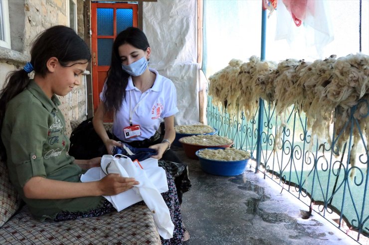 Depremzede Çocuklara "Bayramlık" İçin Seferber Oldular