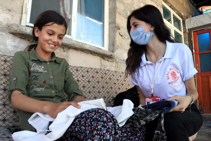 Depremzede Çocuklara "Bayramlık" İçin Seferber Oldular