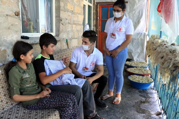 Depremzede Çocuklara "Bayramlık" İçin Seferber Oldular