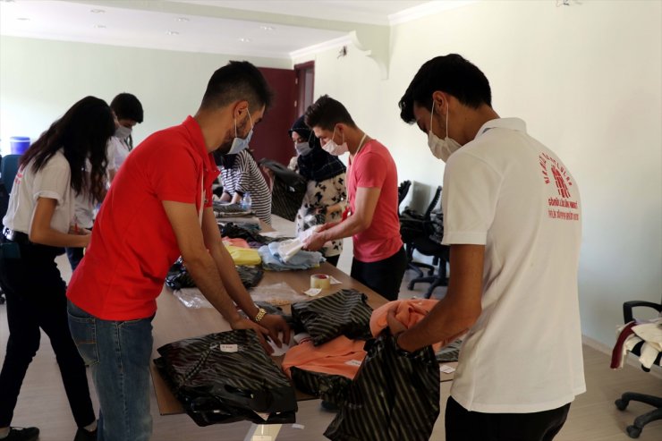 Depremzede Çocuklara "Bayramlık" İçin Seferber Oldular