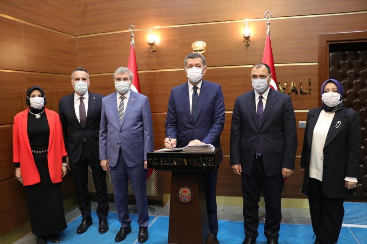 Milli Eğitim Bakanı Selçuk: 'Geleceğe dair başarı hikayelerini temellendirmek vazifemiz'