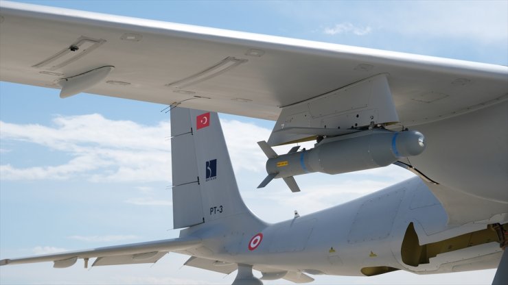 Bayraktar Akıncı TİHA, ilk atış testini başarıyla tamamladı