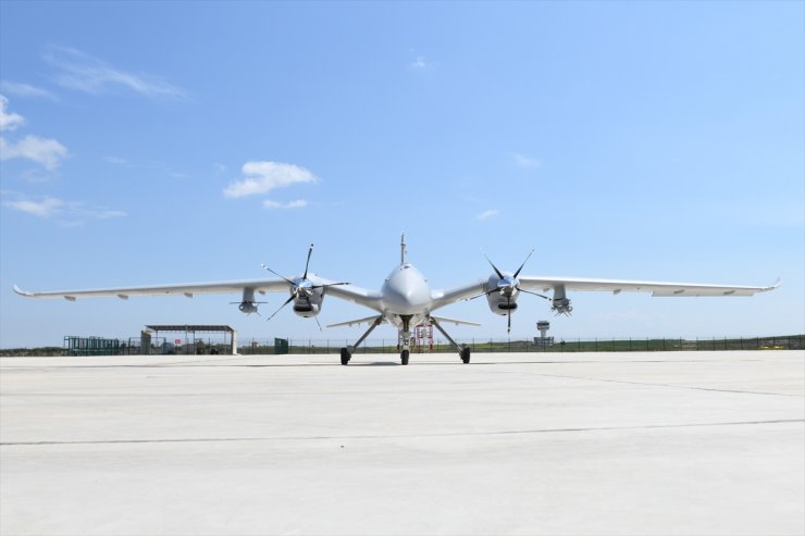 Bayraktar Akıncı TİHA, ilk atış testini başarıyla tamamladı