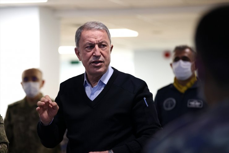 Bakan Akar ve komuta kademesi Pençe operasyonlarını harekat merkezlerinden sevk ve idare ediyor