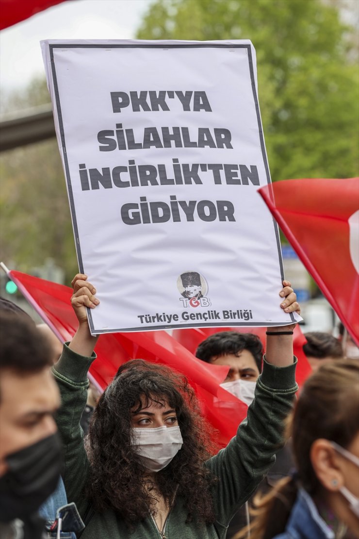 Türkiye Gençlik Birliği (TGB) üyeleri, ABD Başkanı Biden'ın 1915 olaylarını "soykırım" olarak nitelemesini protesto etti