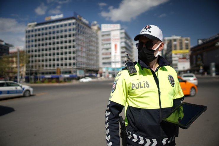 El yazısıyla doldurulan çalışma izni/görev belgelerine sıkı denetim